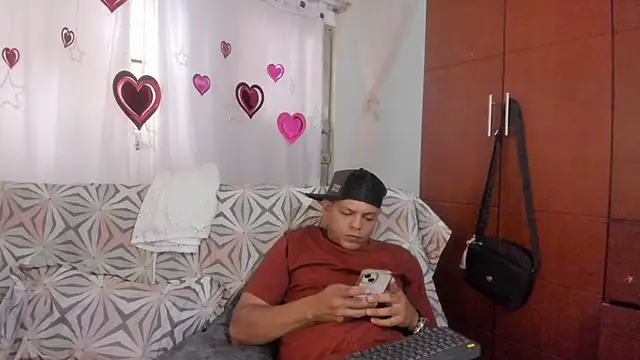 Snapshot of loreth_J chatting on 09.15.25 loreth J online show from 09.15.25