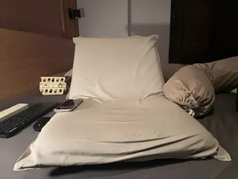 Snapshot of cloudboy_kk8 chatting on 12.17.25 cloudboy kk8 online show from 12.17.25