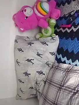 Snapshot of nickybaby chatting on 10.04.25 nickybaby online show from 10.04.25