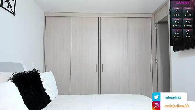 Snapshot of MalejaDiaz_ chatting on 02.01.25 MalejaDiaz online show from 02.01.25