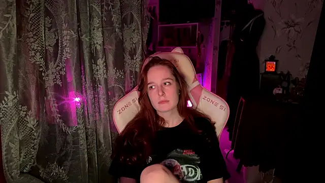 Snapshot of pearl_princess_ chatting on 02.12.26 pearl princess online show from 02.12.26