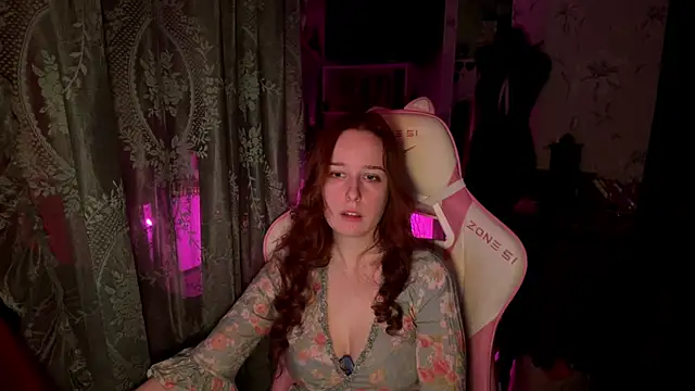 Snapshot of pearl_princess_ chatting on 03.12.26 pearl princess online show from 03.12.26