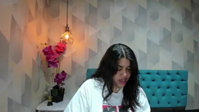 Snapshot of LindaBreeS chatting on 03.22.26 LindaBreeS online show from 03.22.26