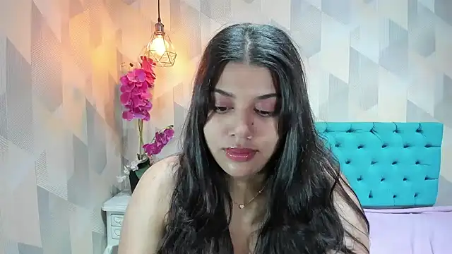 Snapshot of LindaBreeS chatting on 04.02.26 LindaBreeS online show from 04.02.26