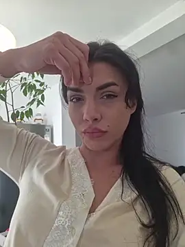 Snapshot of JolieLizz chatting on 10.29.25 JolieLizz online show from 10.29.25