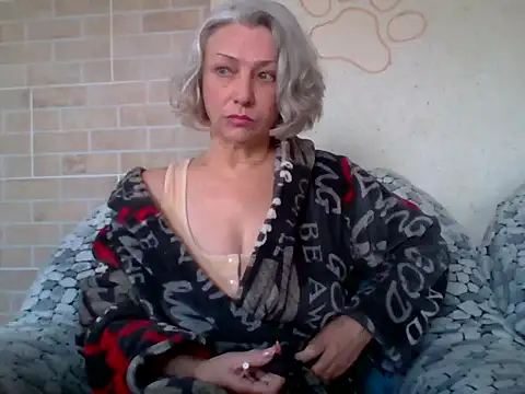 Lorie Carrie online show from 04.22.26