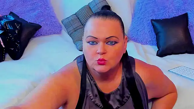 MilanaBiegert online show from 09.22.25