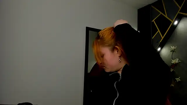 Snapshot of almma_shy chatting on 01.23.25 almma shy online show from 01.23.25