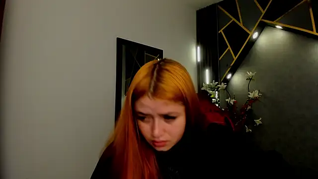 Snapshot of almma_shy chatting on 01.24.25 almma shy online show from 01.24.25