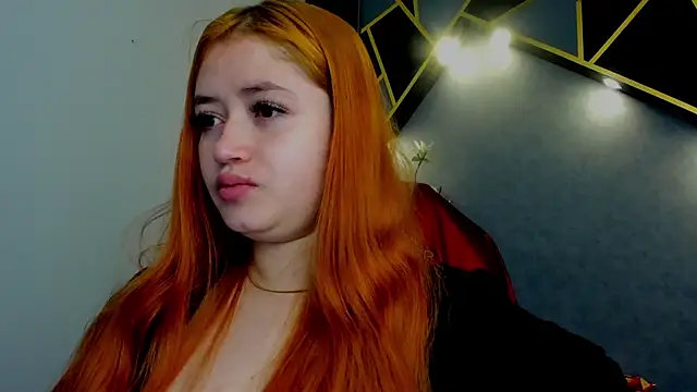 Snapshot of almma_shy chatting on 01.27.25 almma shy online show from 01.27.25