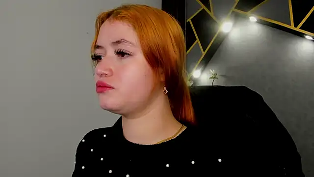 Snapshot of almma_shy chatting on 01.30.25 almma shy online show from 01.30.25