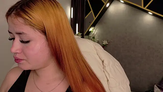 Snapshot of almma_shy chatting on 02.26.25 almma shy online show from 02.26.25