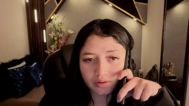 Snapshot of almma_shy chatting on 12.03.25 almma shy online show from 12.03.25