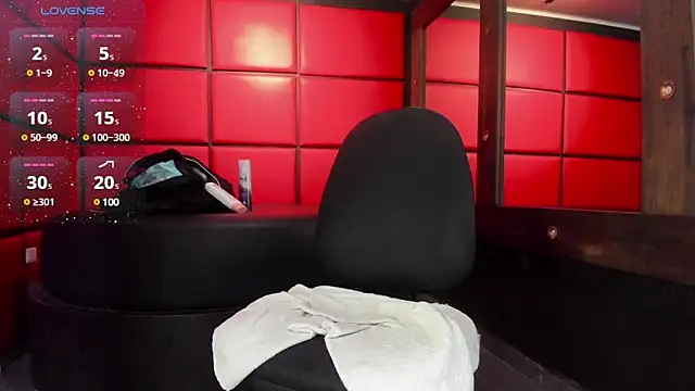 Snapshot of THIAGOXBIG chatting on 02.27.25 THIAGOXBIG online show from 02.27.25