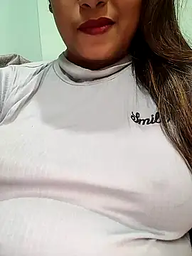 Snapshot of sexyindi_couple chatting on 12.01.24 sexyindi couple online show from 12.01.24