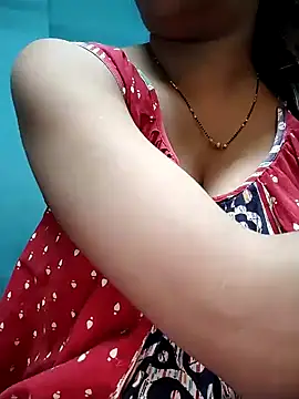 Snapshot of sexyindi_couple chatting on 01.04.25 sexyindi couple online show from 01.04.25