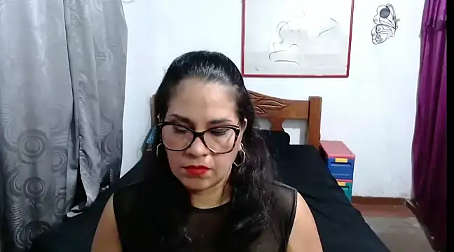 Snapshot of Mistresskloe01 chatting on 01.08.25 Mistresskloe01 online show from 01.08.25