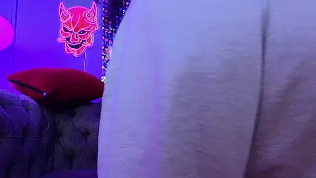 Snapshot of Julieta_Russell chatting on 03.03.25 Julieta Russell online show from 03.03.25