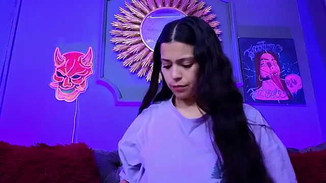 Snapshot of Julieta_Russell chatting on 03.05.25 Julieta Russell online show from 03.05.25