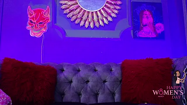 Snapshot of Julieta_Russell chatting on 03.08.25 Julieta Russell online show from 03.08.25