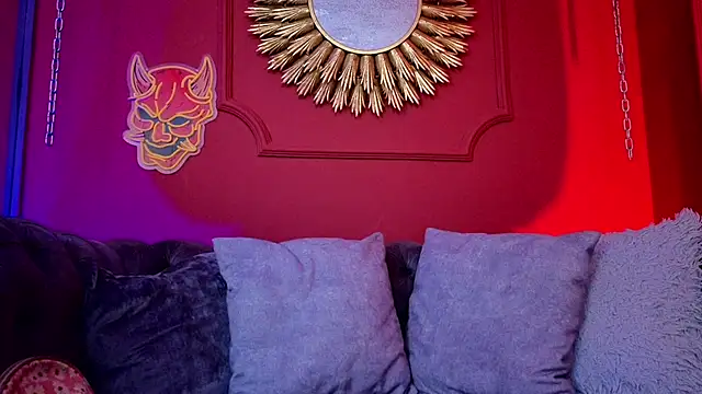 Snapshot of Julieta_Russell chatting on 09.10.25 Julieta Russell online show from 09.10.25