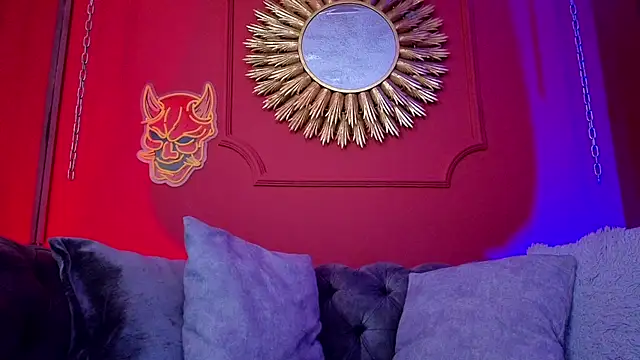 Snapshot of Julieta_Russell chatting on 09.11.25 Julieta Russell online show from 09.11.25