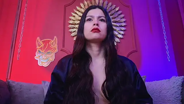 Snapshot of Julieta_Russell chatting on 11.04.25 Julieta Russell online show from 11.04.25