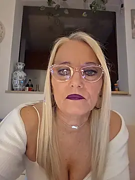 Snapshot of kikkastar chatting on 02.06.26 kikkastar online show from 02.06.26