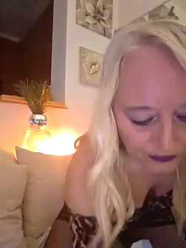 Snapshot of kikkastar chatting on 03.05.26 kikkastar online show from 03.05.26