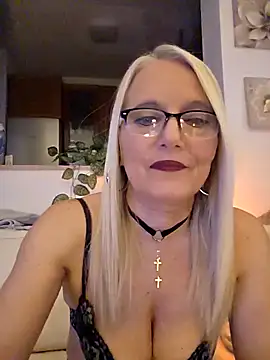 Snapshot of kikkastar chatting on 03.10.26 kikkastar online show from 03.10.26