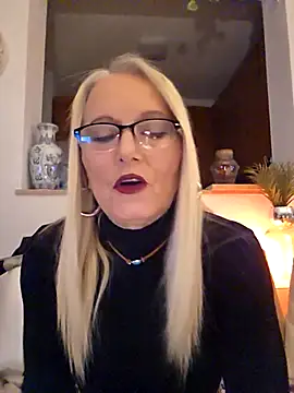 Snapshot of kikkastar chatting on 03.12.26 kikkastar online show from 03.12.26