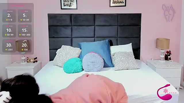 Snapshot of MadisonJenner chatting on 10.09.25 MadisonJenner online show from 10.09.25