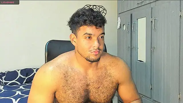 Snapshot of Big_furry_bear13 chatting on 12.17.24 Big furry bear13 online show from 12.17.24