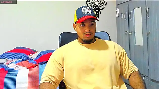 Snapshot of Big_furry_bear13 chatting on 12.28.24 Big furry bear13 online show from 12.28.24