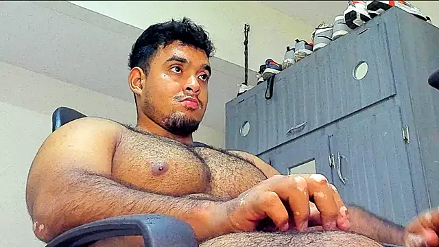 Snapshot of Big_furry_bear13 chatting on 01.08.25 Big furry bear13 online show from 01.08.25