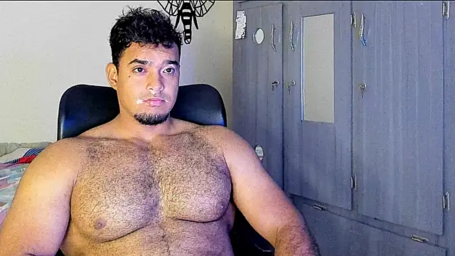 Snapshot of Big_furry_bear13 chatting on 01.18.25 Big furry bear13 online show from 01.18.25