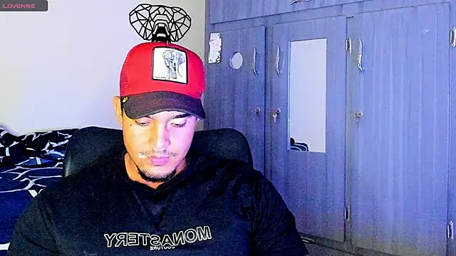 Snapshot of Big_furry_bear13 chatting on 02.01.25 Big furry bear13 online show from 02.01.25