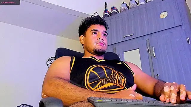 Snapshot of Big_furry_bear13 chatting on 02.21.25 Big furry bear13 online show from 02.21.25