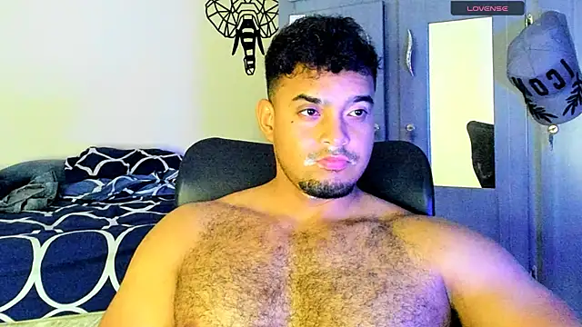 Snapshot of Big_furry_bear13 chatting on 03.13.25 Big furry bear13 online show from 03.13.25