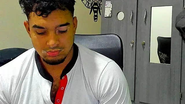 Snapshot of Big_furry_bear13 chatting on 03.18.25 Big furry bear13 online show from 03.18.25