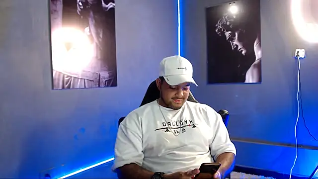 Snapshot of Big_furry_bear13 chatting on 09.22.25 Big furry bear13 online show from 09.22.25