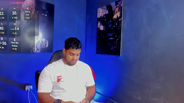 Snapshot of Big_furry_bear13 chatting on 09.24.25 Big furry bear13 online show from 09.24.25