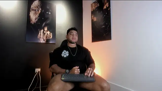 Snapshot of Big_furry_bear13 chatting on 10.24.25 Big furry bear13 online show from 10.24.25