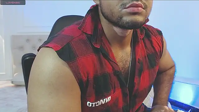 Snapshot of Big_furry_bear13 chatting on 10.29.25 Big furry bear13 online show from 10.29.25