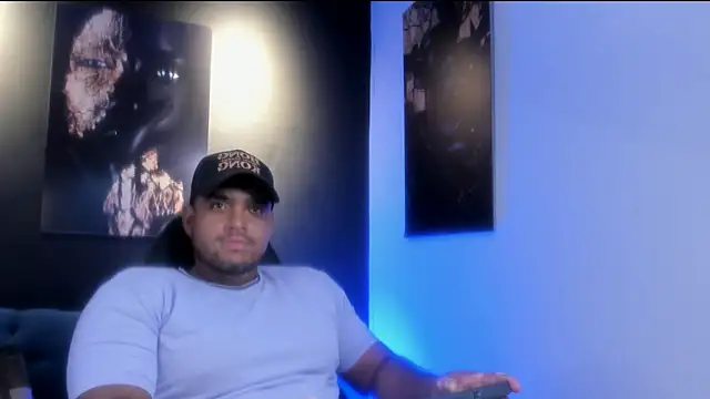 Snapshot of Big_furry_bear13 chatting on 11.04.25 Big furry bear13 online show from 11.04.25