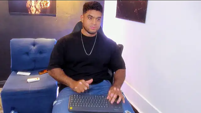 Snapshot of Big_furry_bear13 chatting on 11.19.25 Big furry bear13 online show from 11.19.25