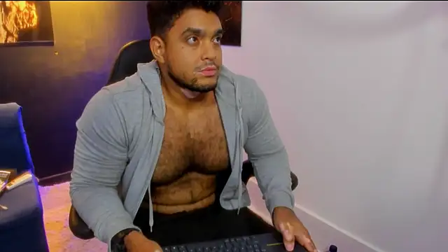 Snapshot of Big_furry_bear13 chatting on 11.25.25 Big furry bear13 online show from 11.25.25