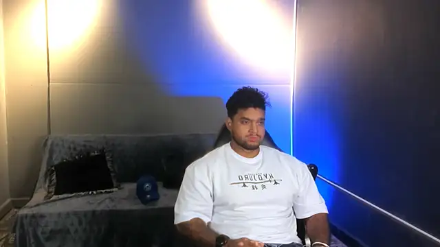 Snapshot of Big_furry_bear13 chatting on 12.16.25 Big furry bear13 online show from 12.16.25