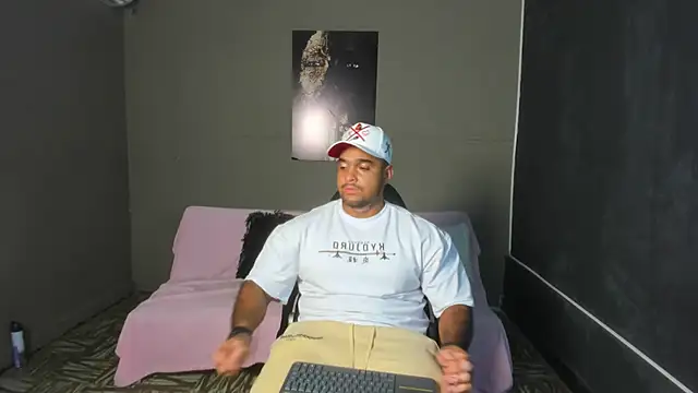 Big furry bear13 online show from 02.04.26