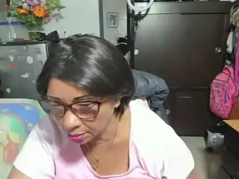 Mrs mommy  online show from 10.23.25